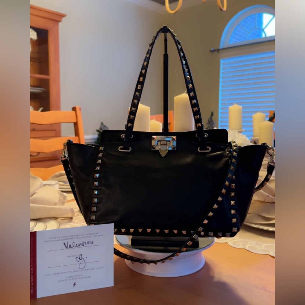 Valentino Garavani shoulder/handbag AUTHENTIC! Pristine condition!